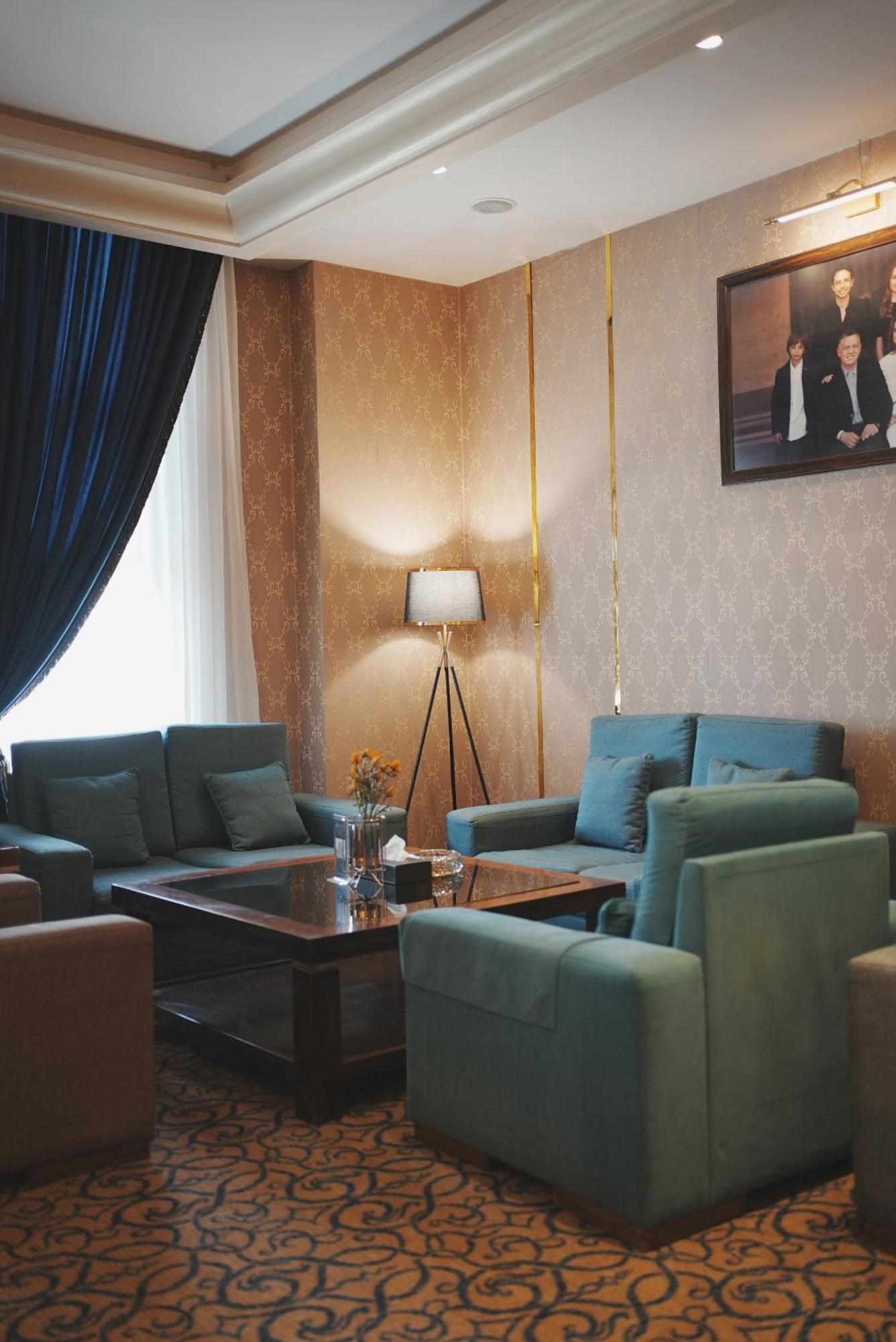 Thousand Nights Hotel Amman Luaran gambar The interior of the hotel