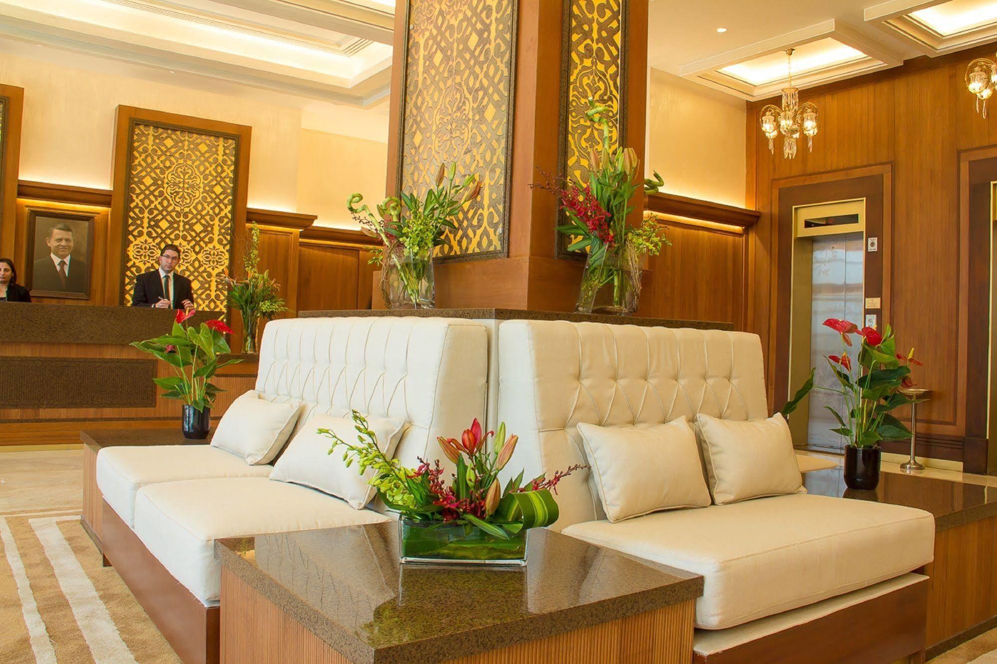 Thousand Nights Hotel Amman Luaran gambar Lobby