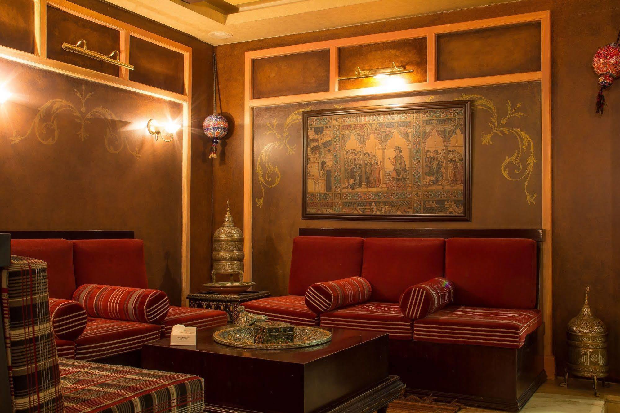 Thousand Nights Hotel Amman Luaran gambar A traditional Moroccan living room